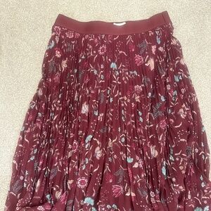 Aritzia twirl skirt burgundy